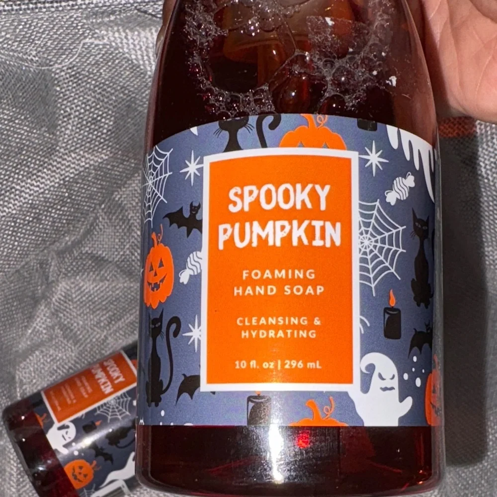 💖🆕💖 Spooky Pumpkin Flavor Foaming Hand Wash 10 oz~Set of 2